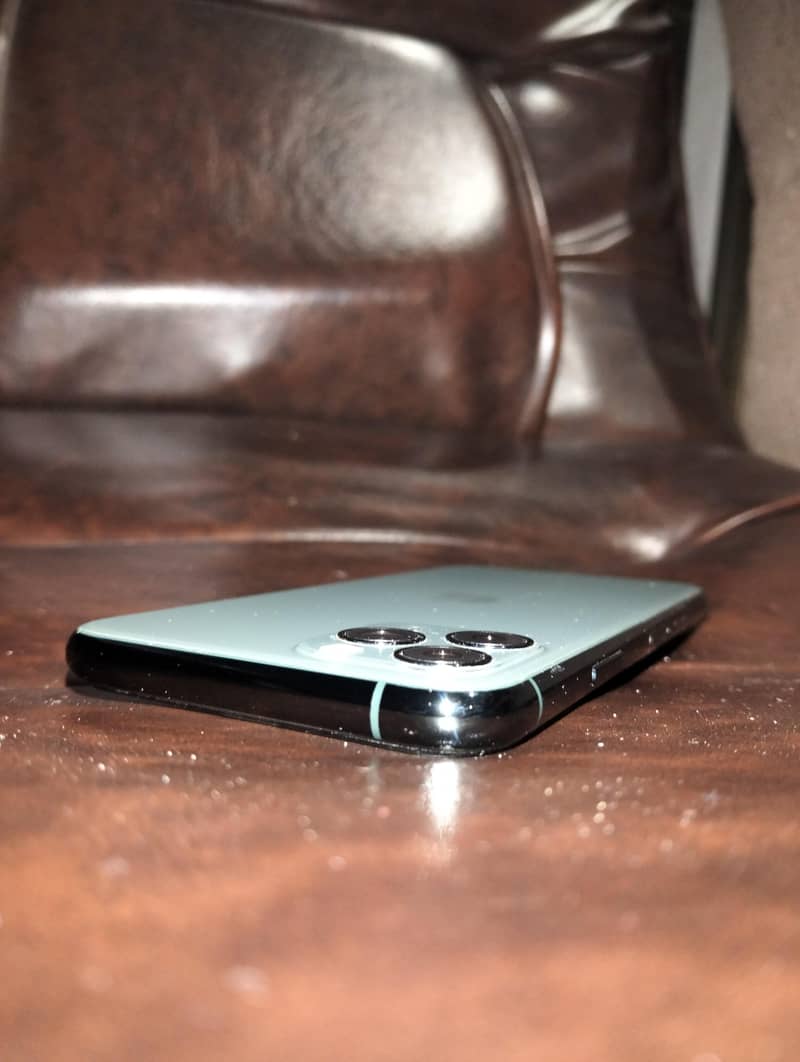 Apple iPhone 11 Pro 6