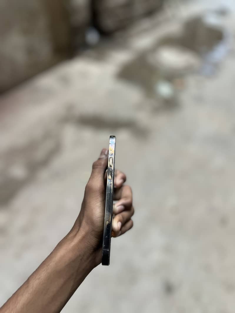Apple iPhone 12 Pro 1