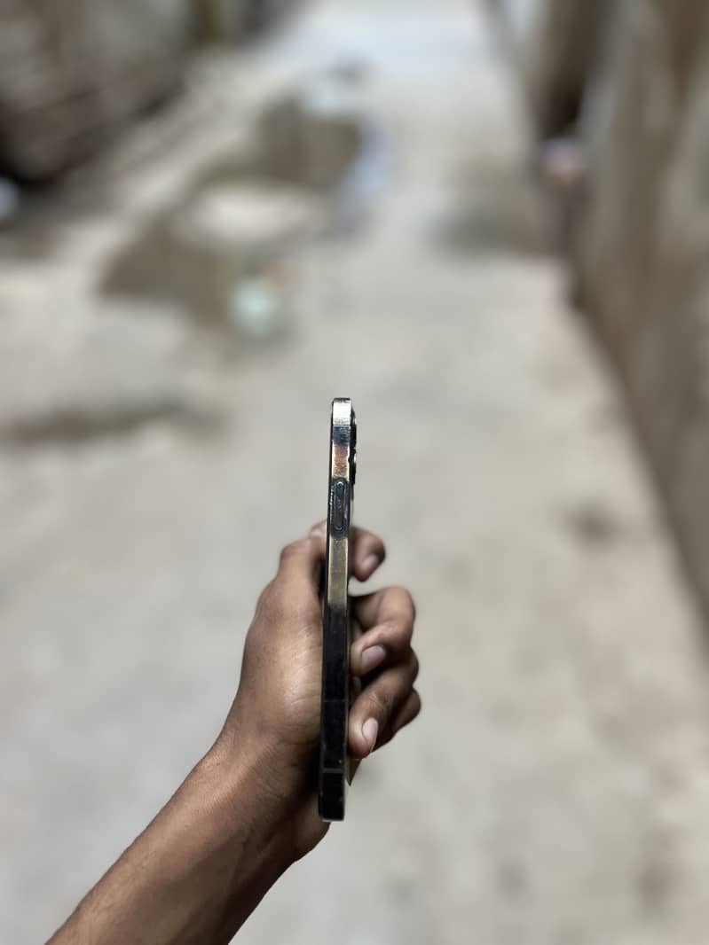 Apple iPhone 12 Pro 3