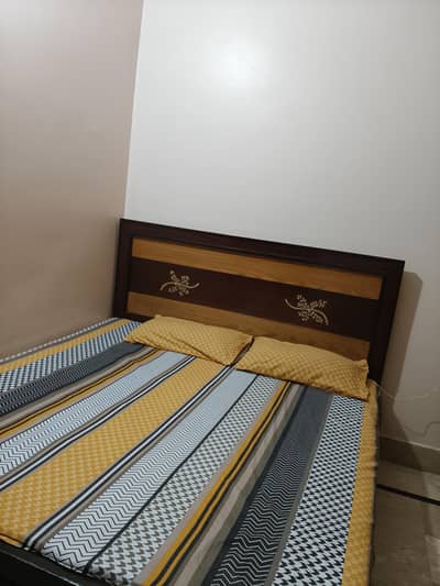 Oak Wood Furniture Set for Sale – 5 Pieces, Only 2 Years Used