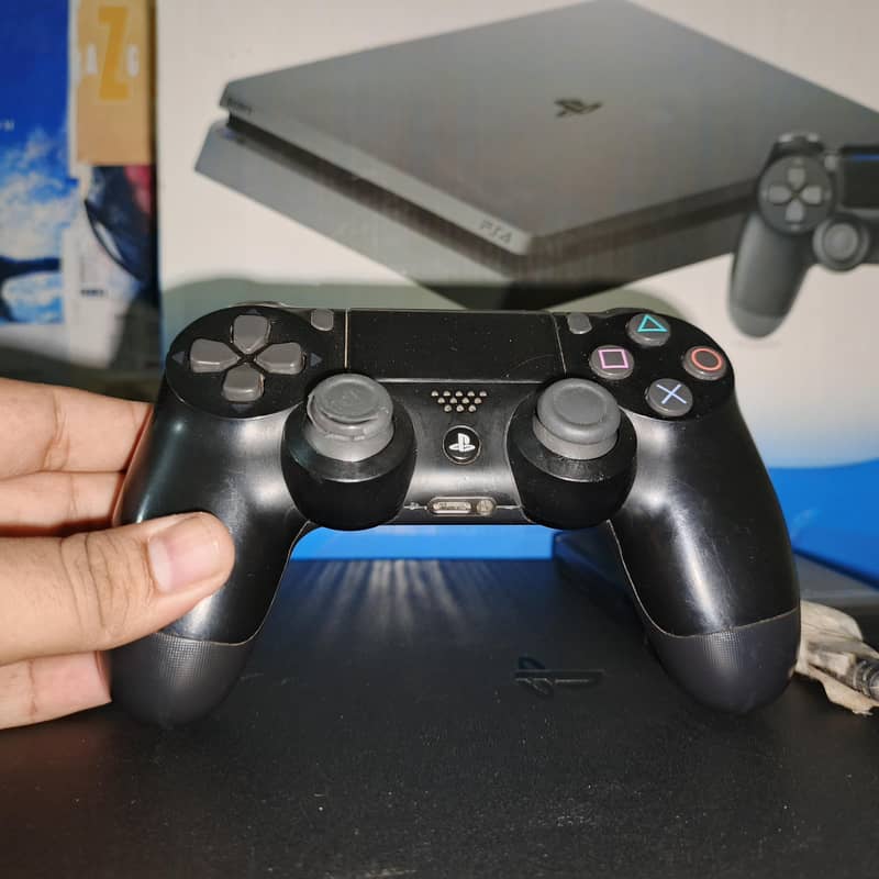 PS4 Silm 4