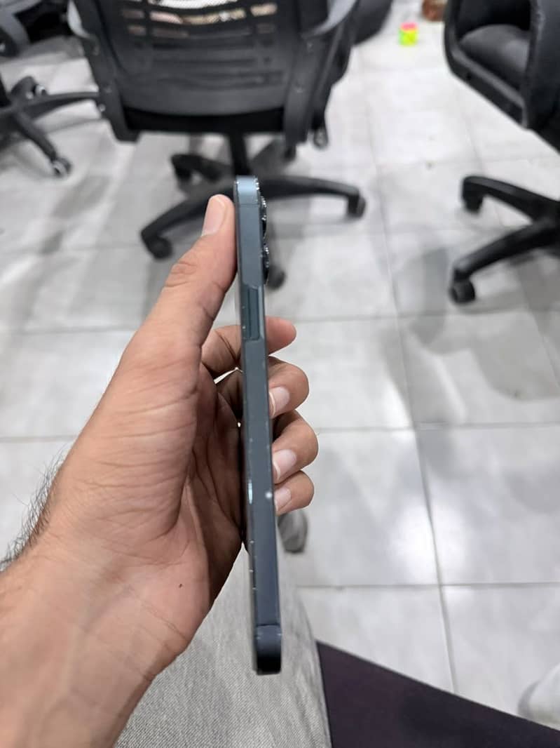 Apple iPhone 12 Pro Max 4