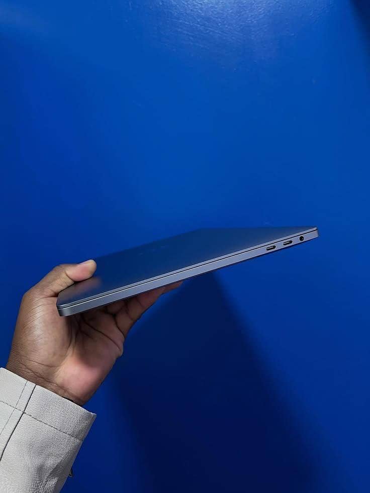 Apple MacBook pro 1