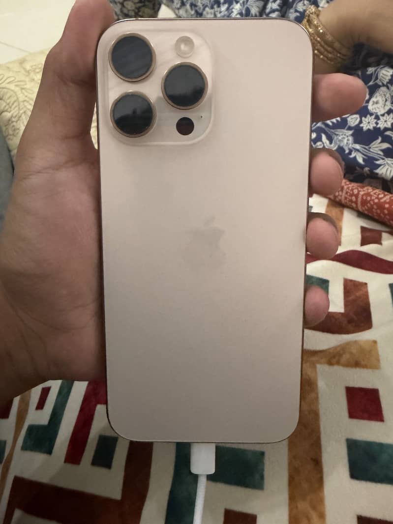 Apple iPhone 16 Pro 2
