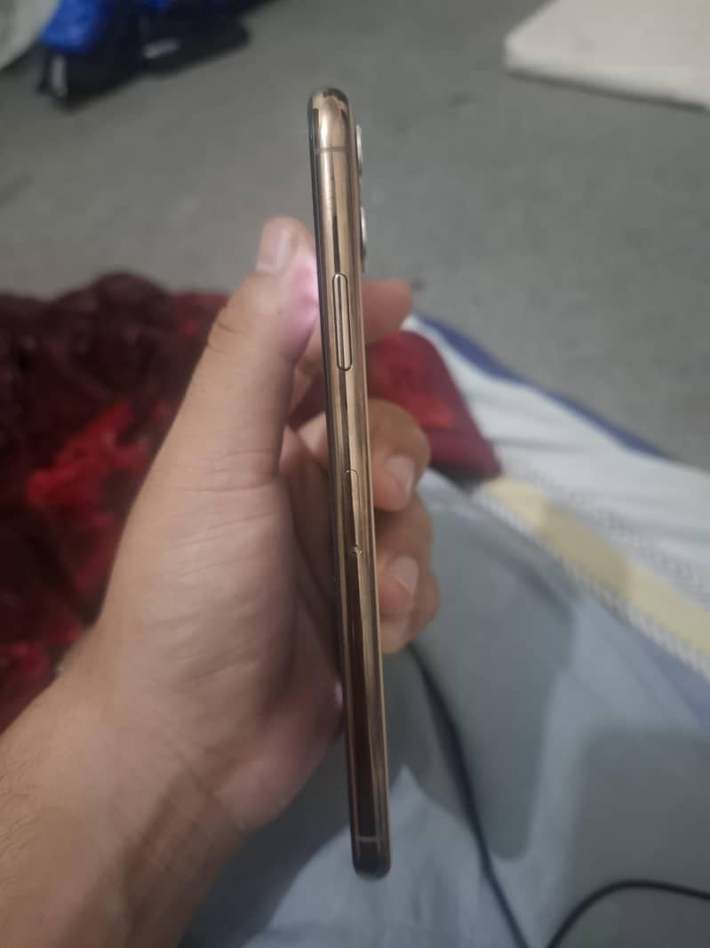 Apple iPhone 11 pro max 2