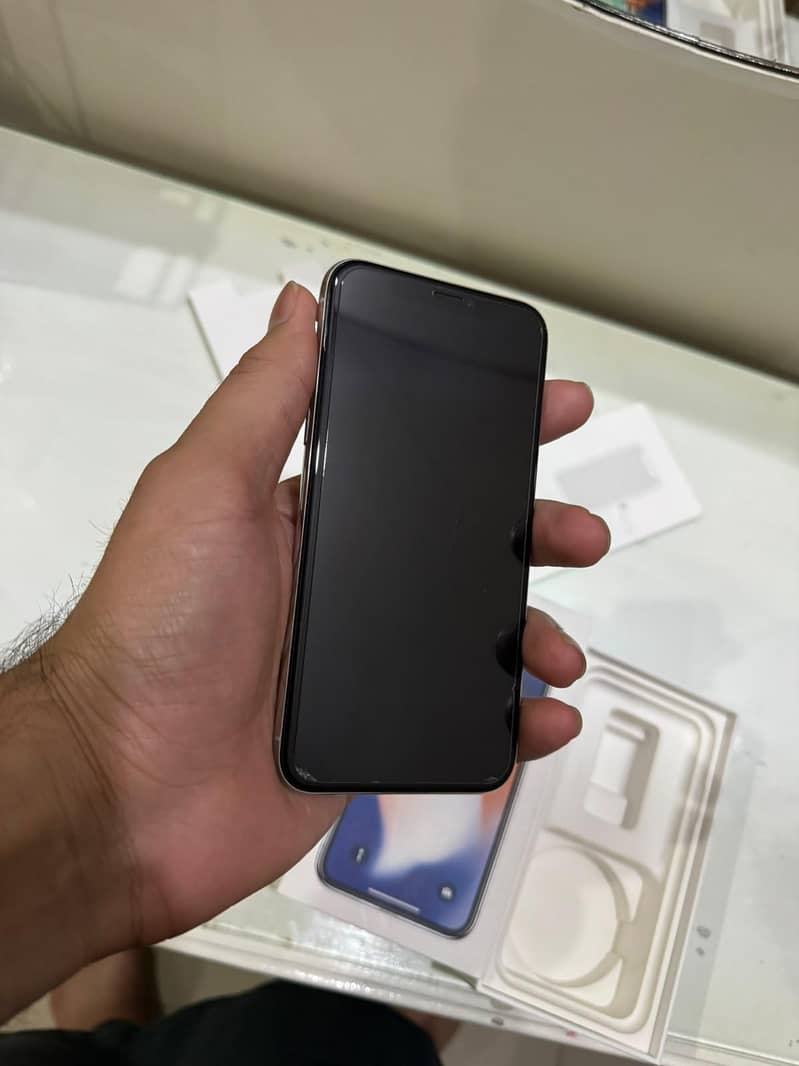 Apple iPhone X 3