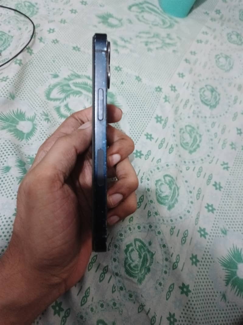 Apple iPhone 12 mini 6