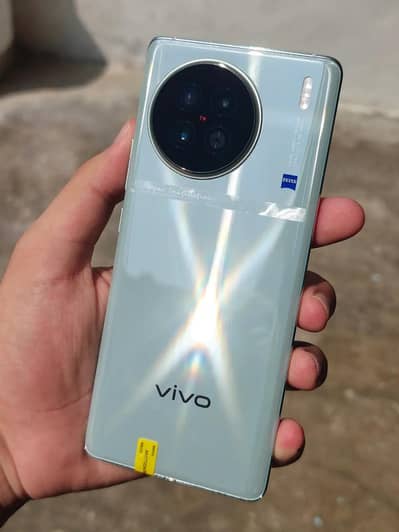 Vivo X90s