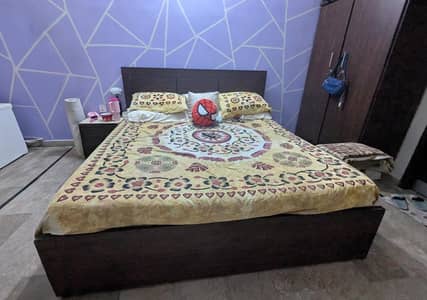 FULL KING-SIZE BED WITH MATTRESS