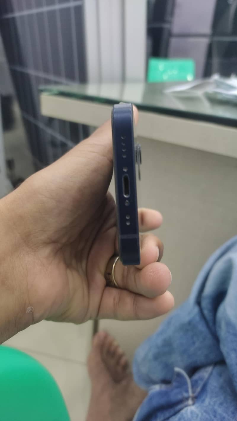 Apple iPhone 12 2