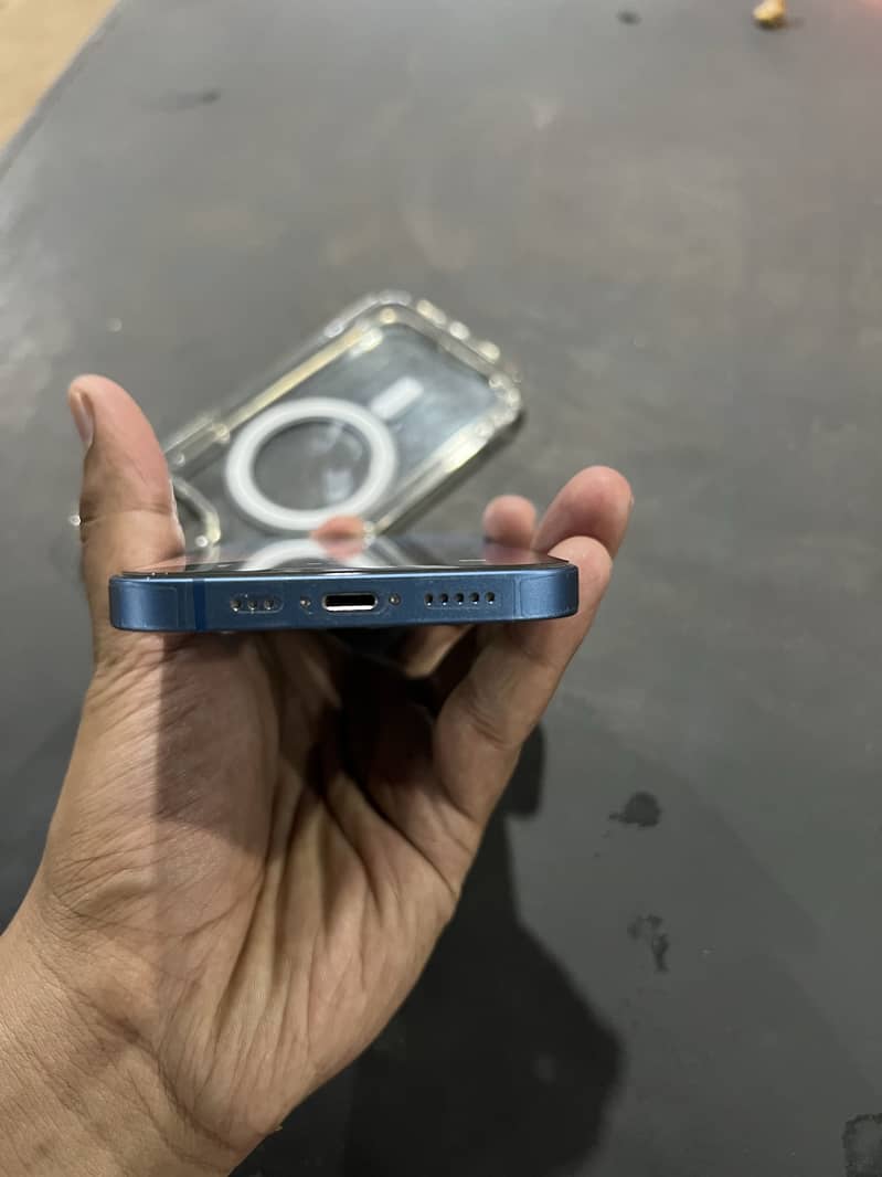 Apple iPhone 13 3