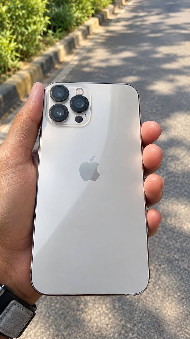 Apple iPhone 12 Pro Max 4