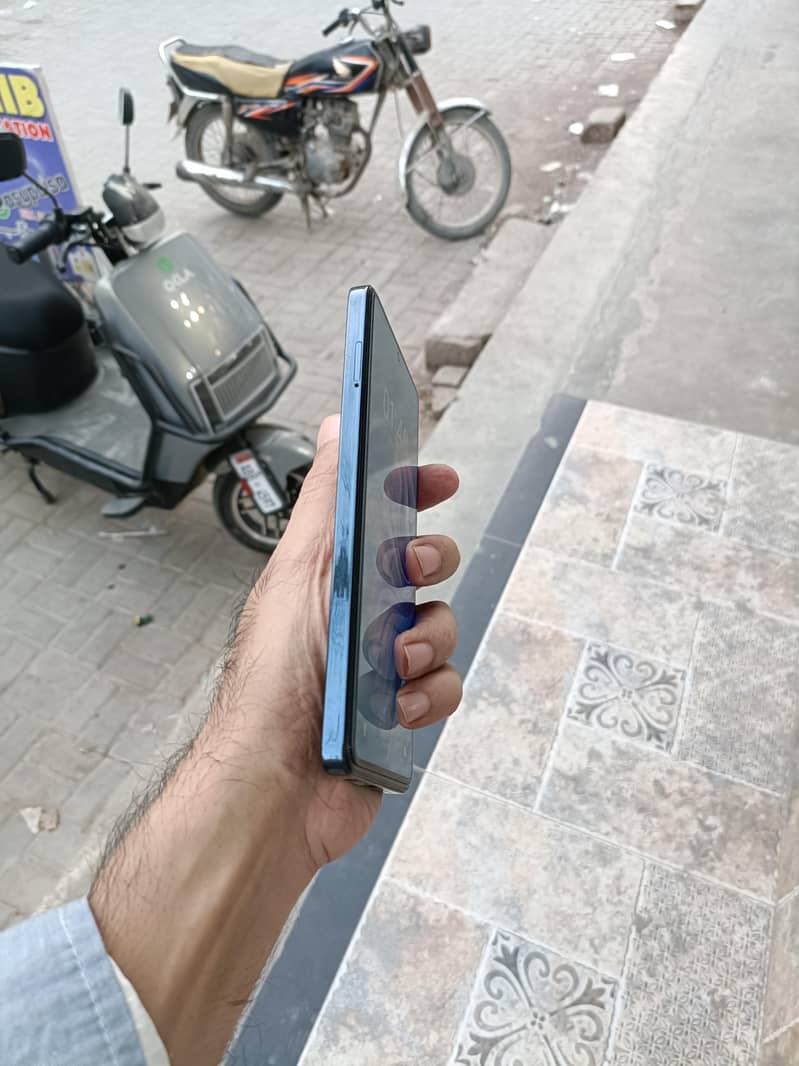 Tecno Spark 20 0