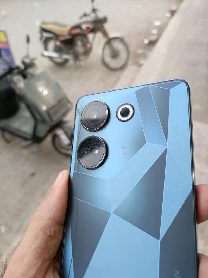 Tecno Spark 20 3