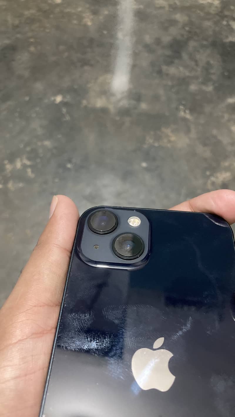 Apple iPhone 13 4