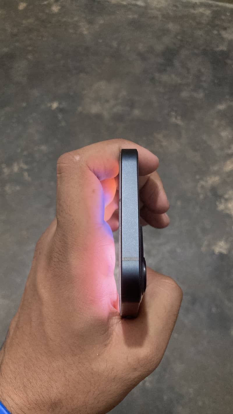 Apple iPhone 13 5