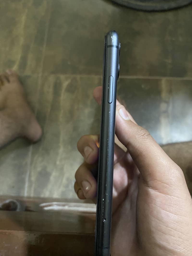 Apple iPhone 11 8
