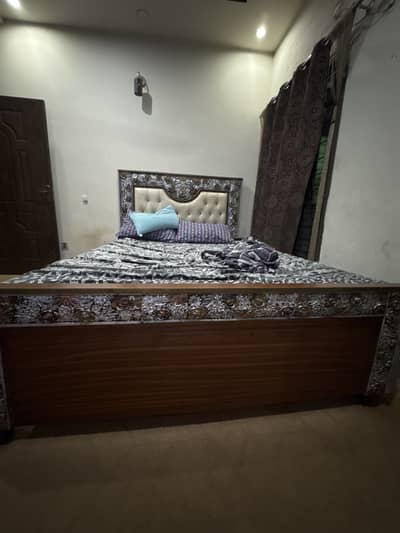 Queen Size Bed for Sale – Without Mattress