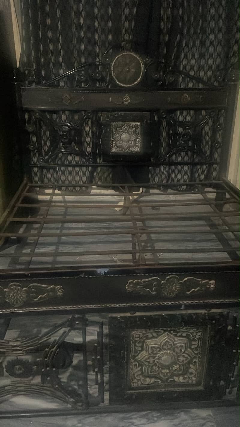 Iron bed 1