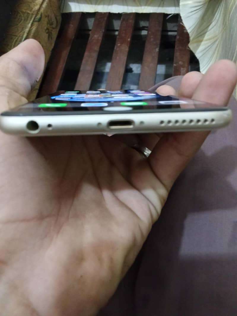 Apple iPhone 6 Plus 2