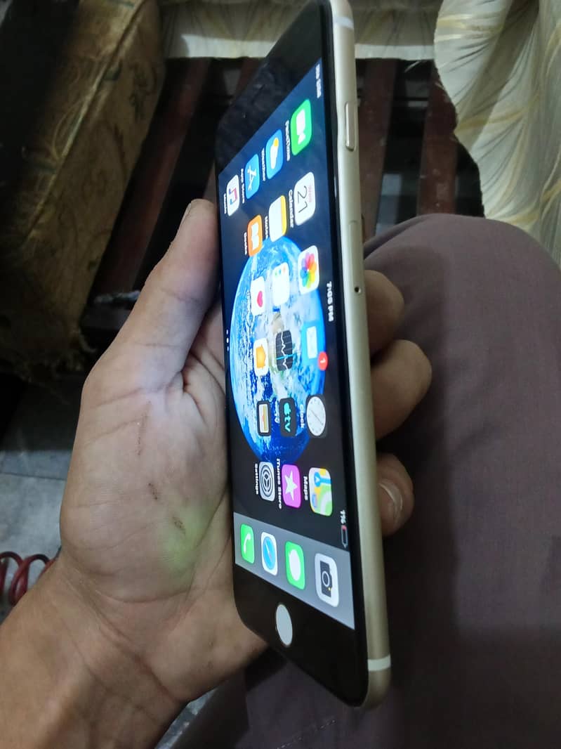Apple iPhone 6 Plus 5
