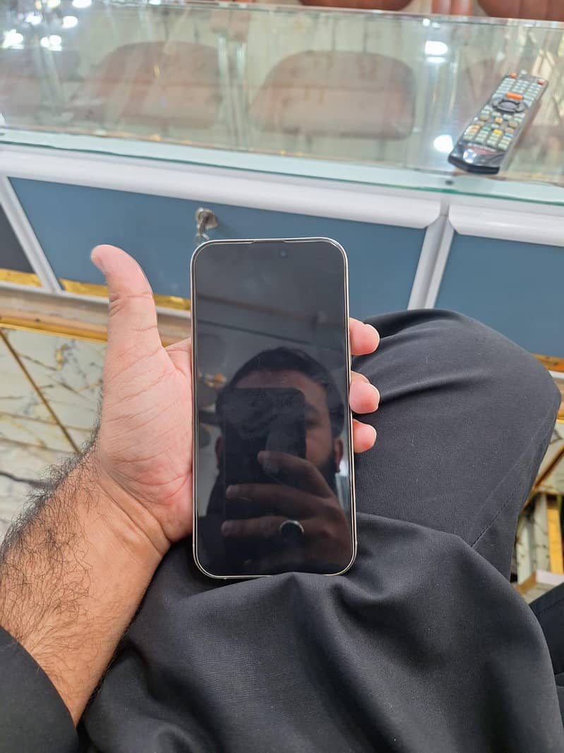 Apple iPhone 16 Pro Max 5