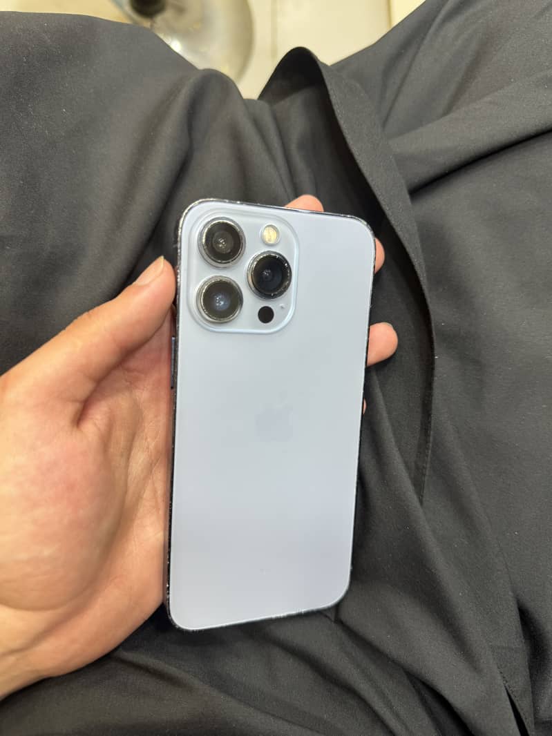 Apple iPhone 13 Pro 4