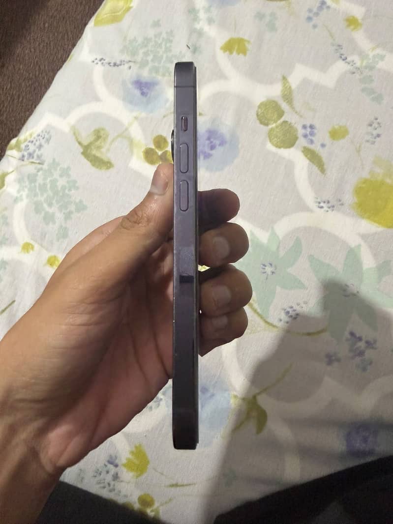Apple iPhone 14 Pro 1