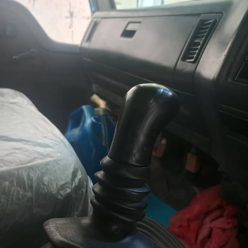 mazda 4600 9