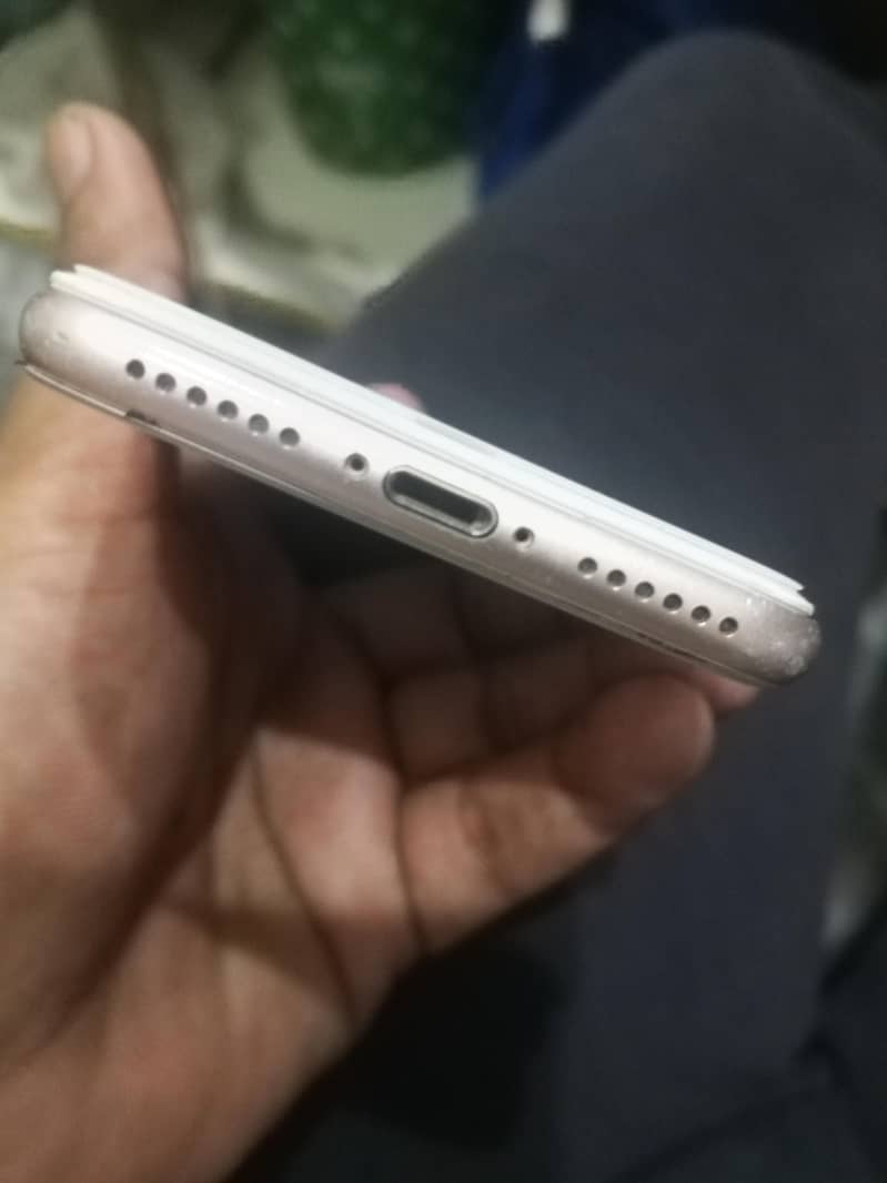 Apple iPhone 8 6