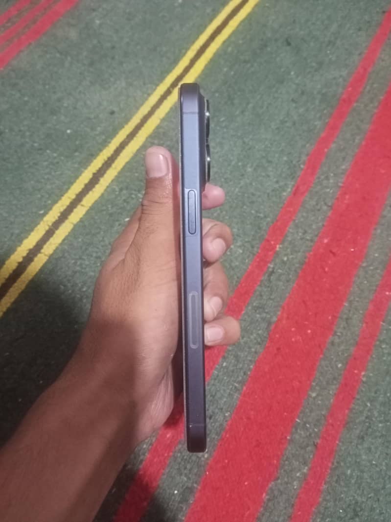 Apple iPhone 15 Pro Max JV 1