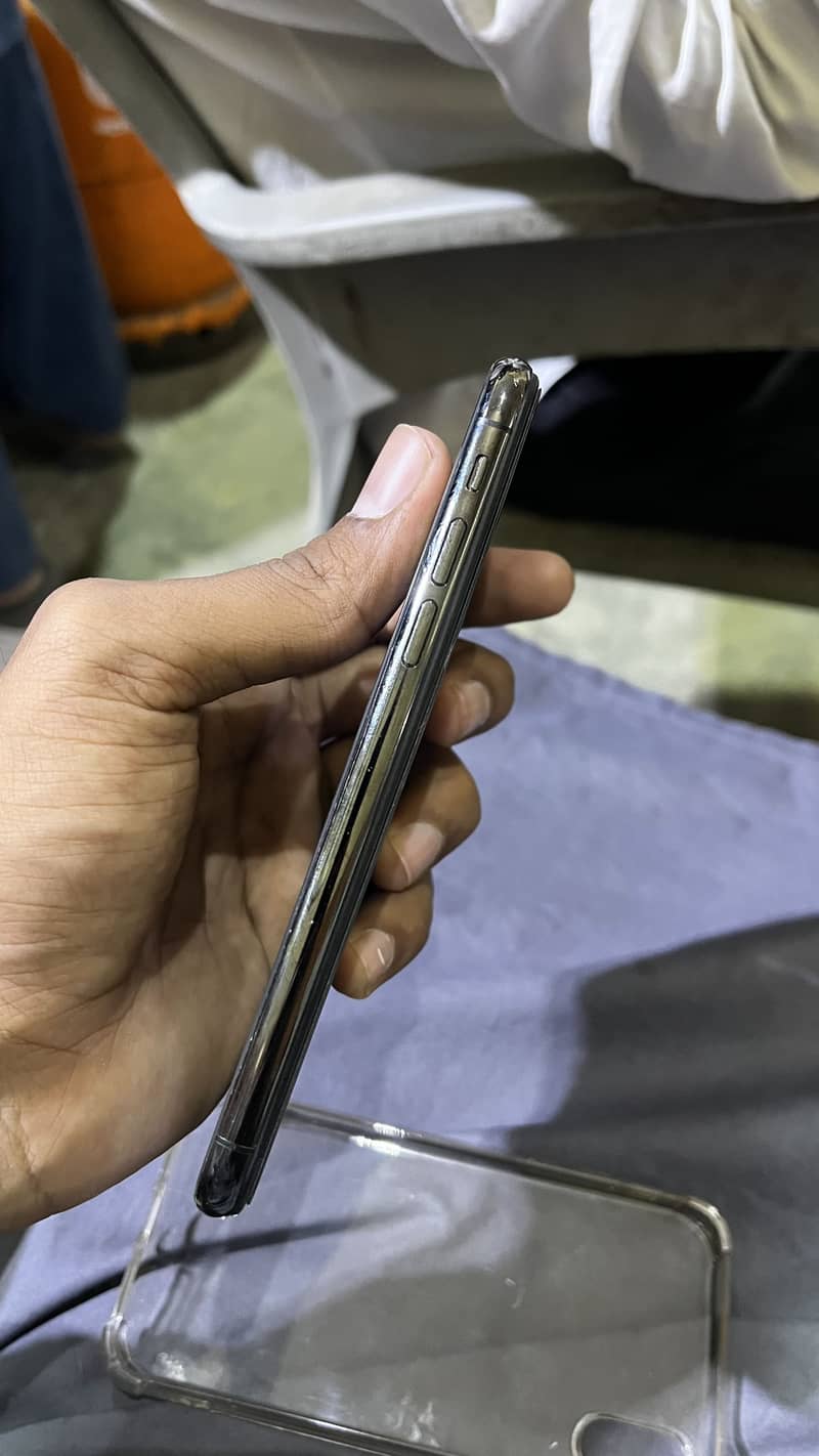 Apple iPhone X 5
