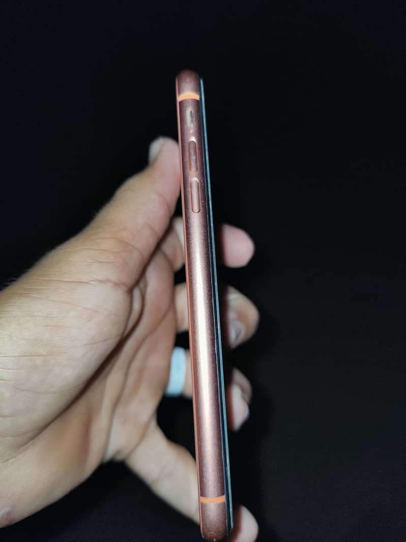 Apple iPhone 11 3