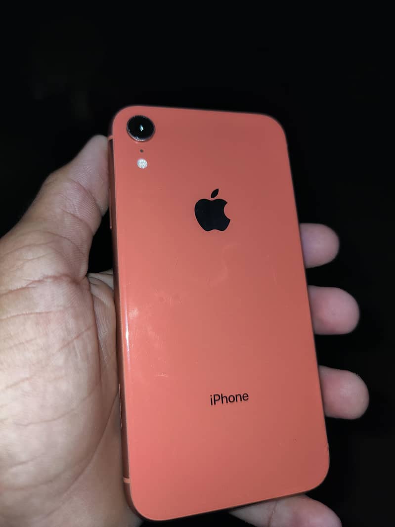 Apple iPhone 11 4