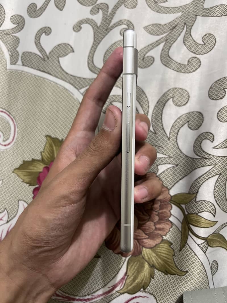 Google Pixel 7a 2