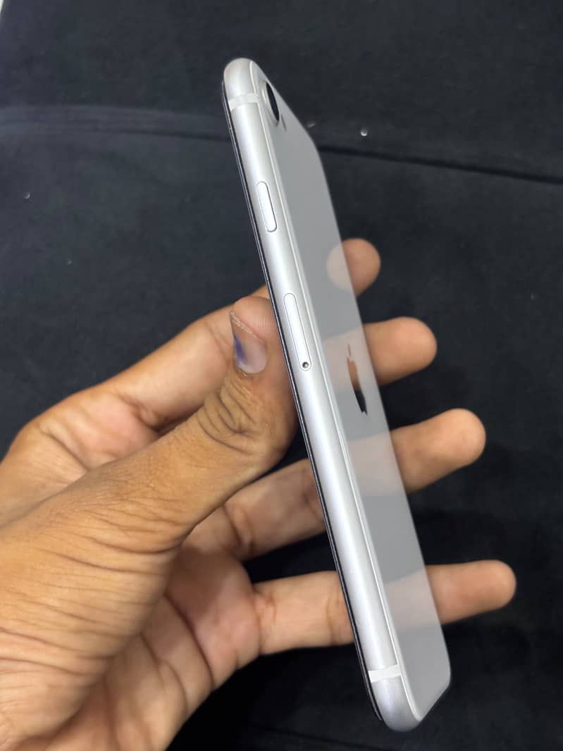 Apple iPhone SE 4