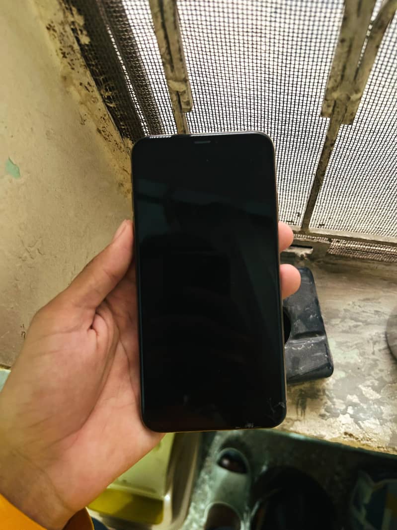Apple iPhone XS Max 1