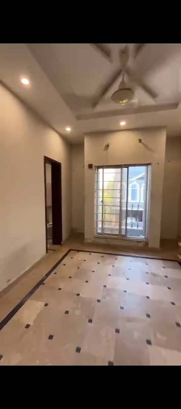 2 MARLA 2ND FLOOR UPPER PORTION AVAILABLE ONLY FOR FAMILY IN EDEN BOULEVARD COLLEGE ROAD LAHORE