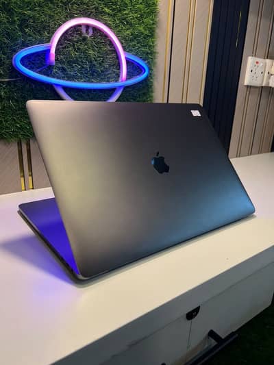 apple macbook pro 2018 core i7 laptop 16 gb ram 512 gb ssd