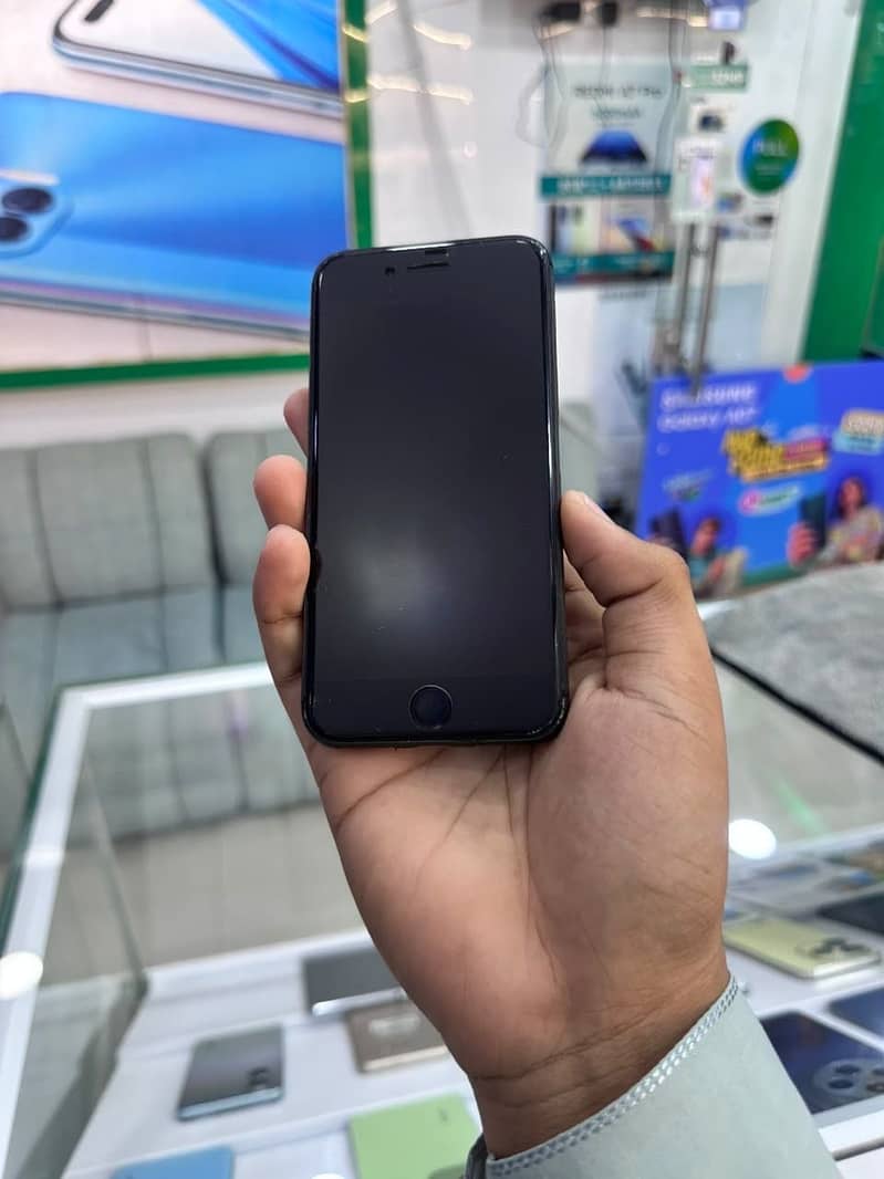 Apple iPhone SE 7