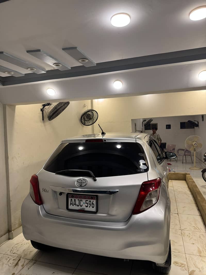 Toyota Vitz 2011 2