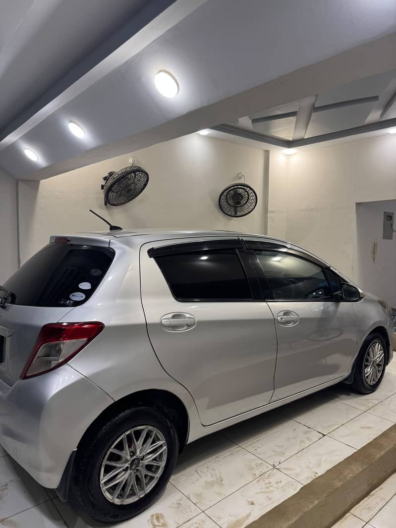 Toyota Vitz 2011 4