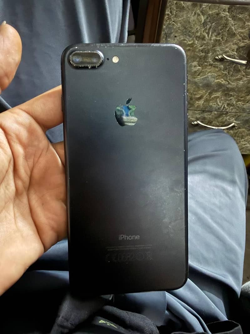 Apple iPhone 7 Plus 1