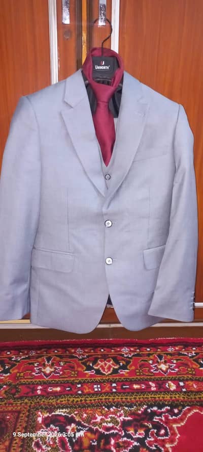 UniWorth 3 Piece Suit