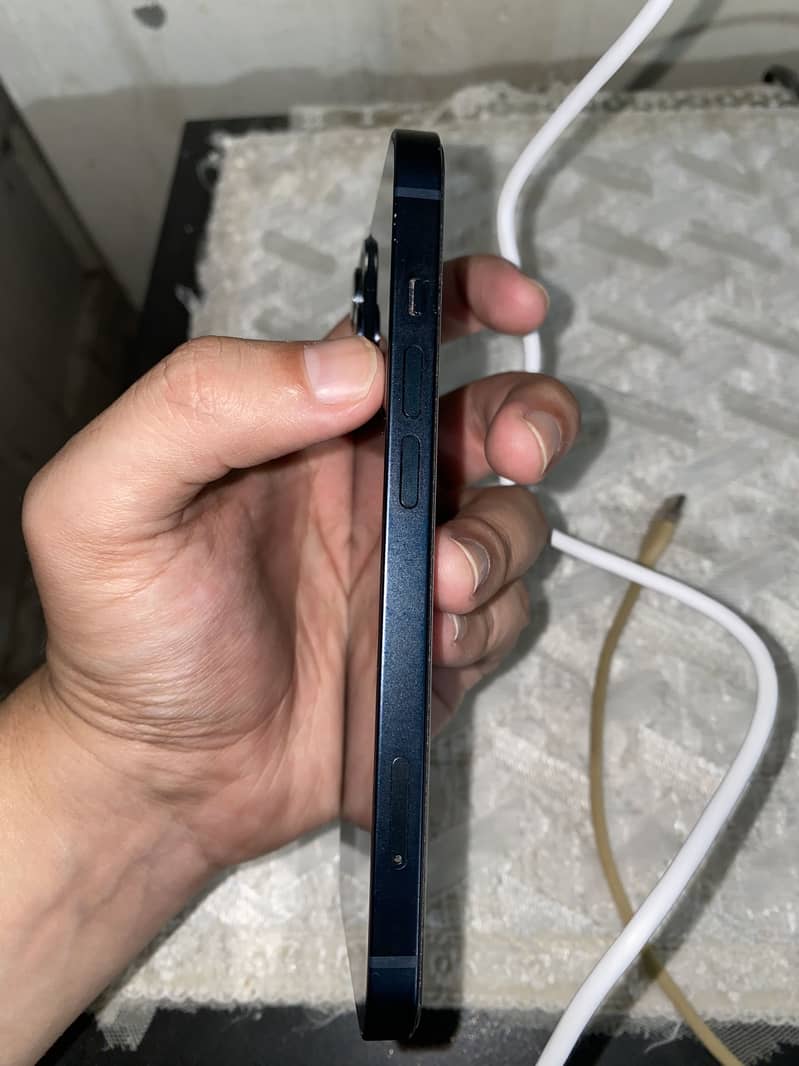 Apple iPhone 13 3