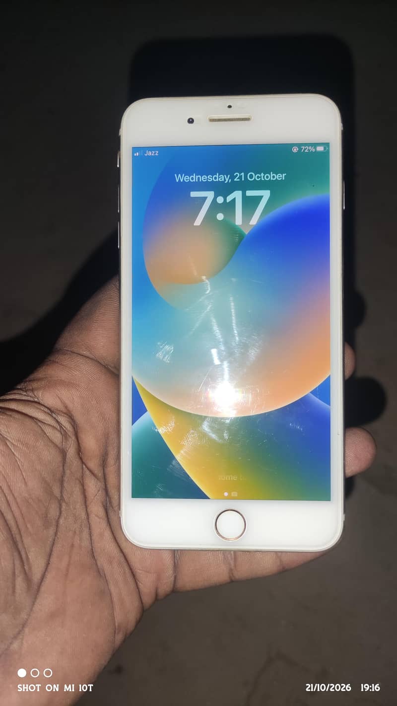 Apple iPhone 8 Plus 0