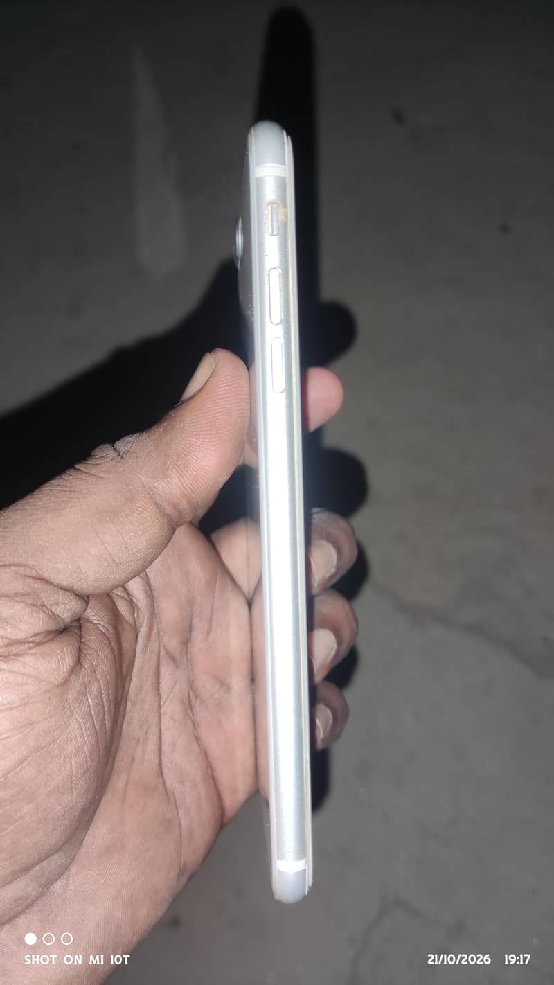 Apple iPhone 8 Plus 3