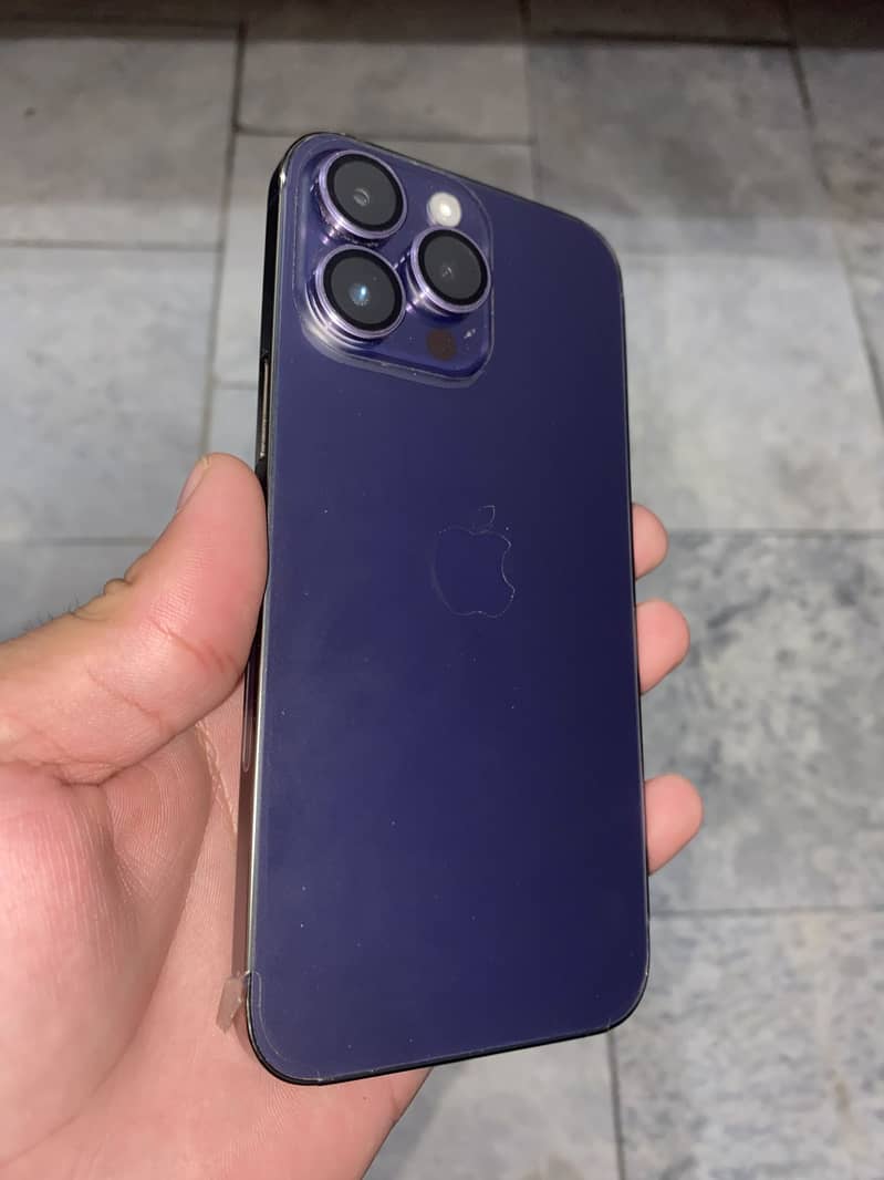 Apple iPhone 14 Pro Max 1
