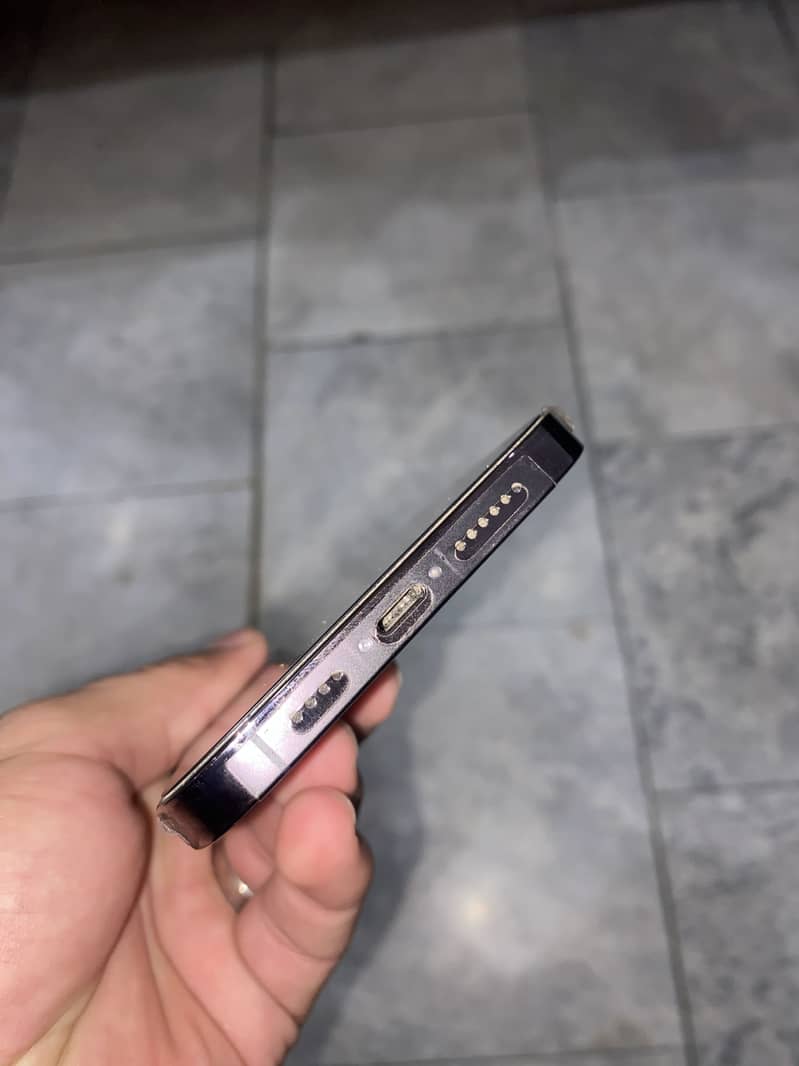 Apple iPhone 14 Pro Max 4