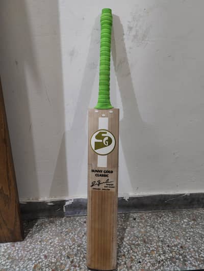 SG cricket bat